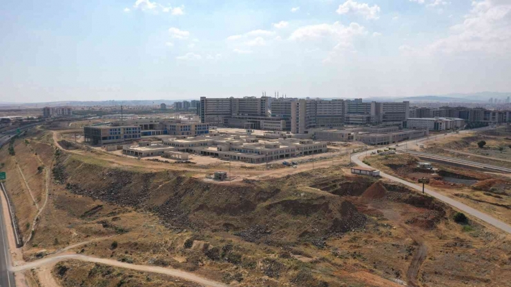Gaziantep Şehir Hastanesi’nin İnşaatına Kalındığı Yerden Devam Ediliyor