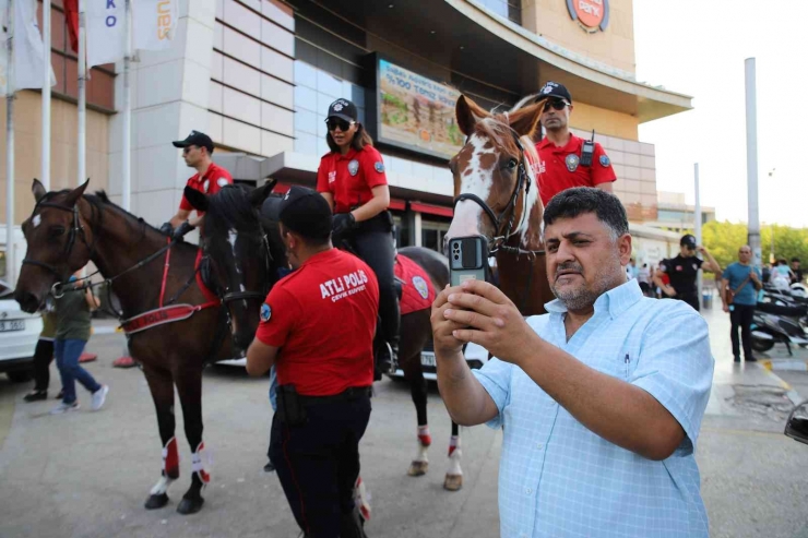 Atlı Polisler Gaziantep’te Devriye Attı