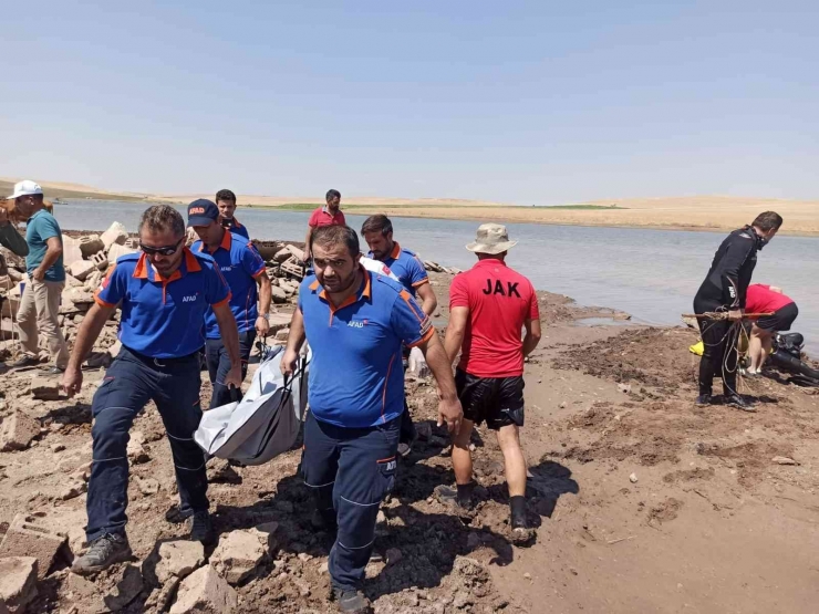 Diyarbakır’da Gölette Kaybolan Çocuğun Cansız Bedenine Ulaşıldı