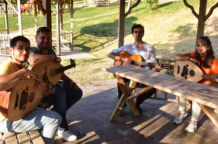 Sıcaklardan Bunalan Vatandaşlar Beydağı Tabiat Parkına Akın Etti