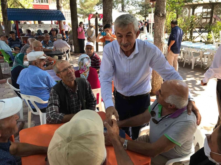 Arapgir’de Vatandaşlara Aşure İkramı