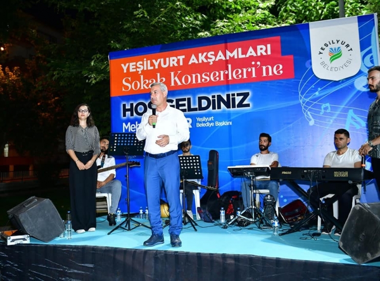 Yeşilyurt’ta Sokak Konserlerine Yoğun İlgi