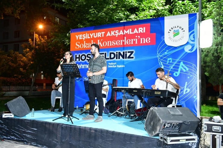 Yeşilyurt’ta Sokak Konserlerine Yoğun İlgi