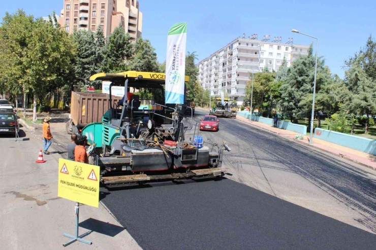 Kayapınar’da Yıl Sonuna Kadar 89 Bin 200 Ton Asfalt Dökülecek