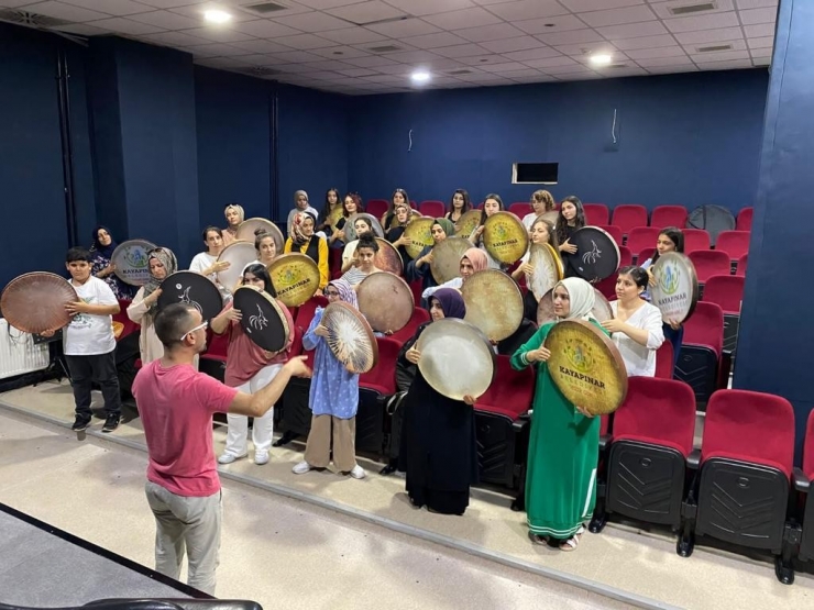 Kayapınar’da Gençler İle Çocuklar Kültür Ve Sanatla İlgileniyor