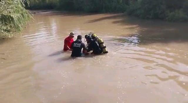 Diyarbakır’da Dicle Nehri’nde Boğulan Çocuk Çıkartıldı