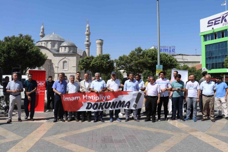 Malatya’da Şarkıcı Gülşen’e Sert Tepki