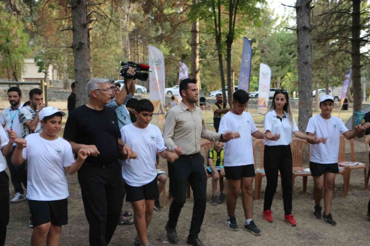 Belediye Etkinlik Düzenledi, Tatil İmkanı Olmayan Gençler Doyasıya Eğlendi