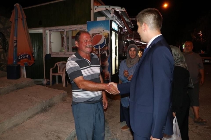 Ayağının Tozuyla Şehit Kabirlerini Ve Esnafı Ziyaret Etti