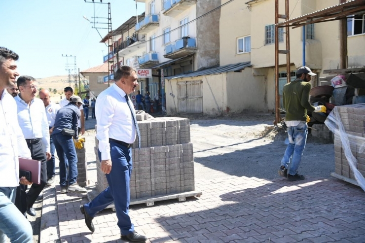 Kozluca Mahallesi Toz Ve Topraktan Kurtuluyor