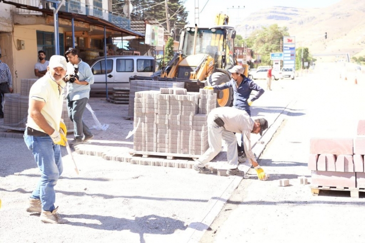 Kozluca Mahallesi Toz Ve Topraktan Kurtuluyor