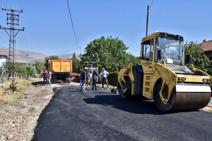 Doğanşehir’de Asfalt Ve Parke Çalışması