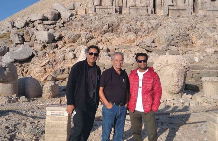 Hintli Turistler Nemrut Dağı’nda