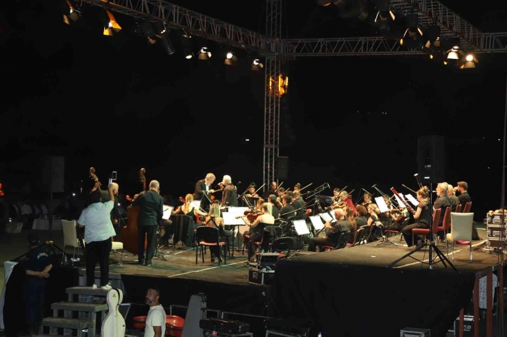 Tarihi Cendere Köprüsü’nde Konser