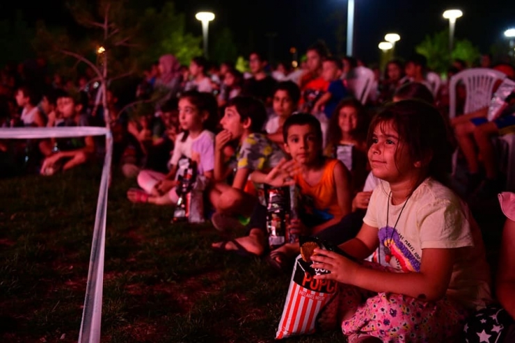 Beylerderesi Şehir Parkında Sinema Keyfi