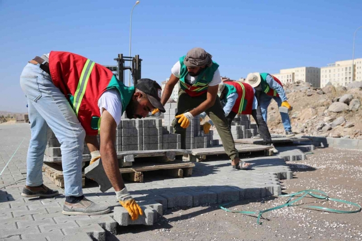 Karaköprüde Açılan Yeni Yollar Parke İle Döşeniyor