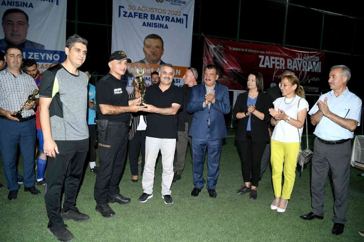 Futbol Turnuvasında Kupa İnönü Üniversitesi’nin