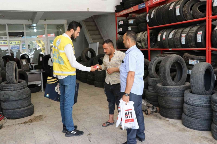 Haliliye’de Türk Bayrağı Dağıtıldı