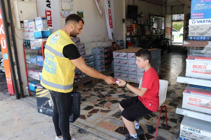 Haliliye’de Türk Bayrağı Dağıtıldı