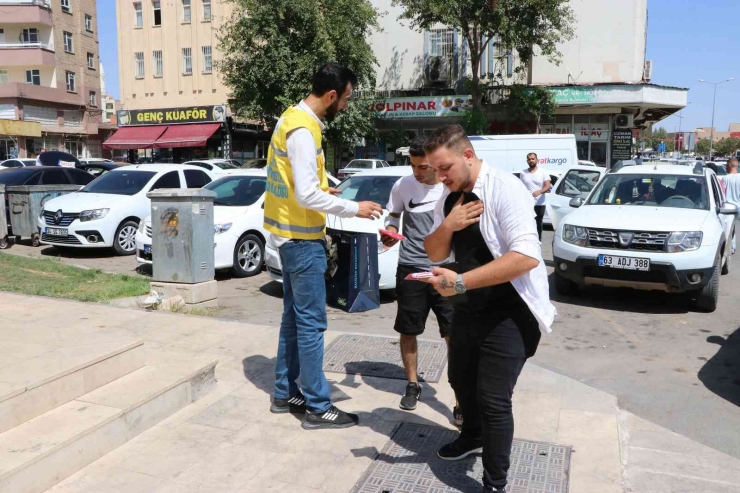 Haliliye’de Türk Bayrağı Dağıtıldı