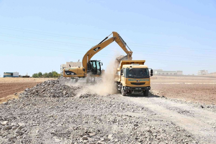 Dağeteği Bölgesindeki Yollar Asfaltlanıyor