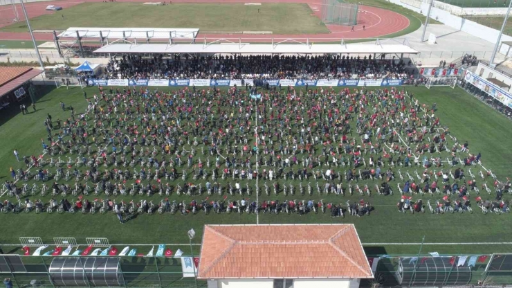 Gaziantep’te Başarılı Öğrencilere Bisiklet Hediyesi