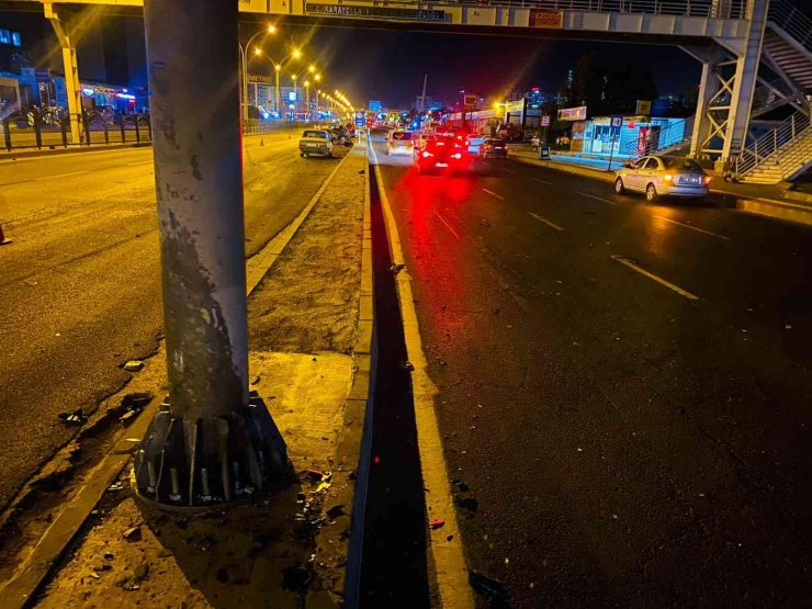 Diyarbakır’da Takla Atan Araçlar Hurdaya Döndü, Sürücüler Burunları Bile Kanamadı