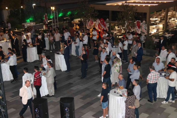 Bir Otel Bünyesinde Faaliyet Gösteren Restoran Yeni Konseptiyle Müşterilerin Hizmetine Açıldı