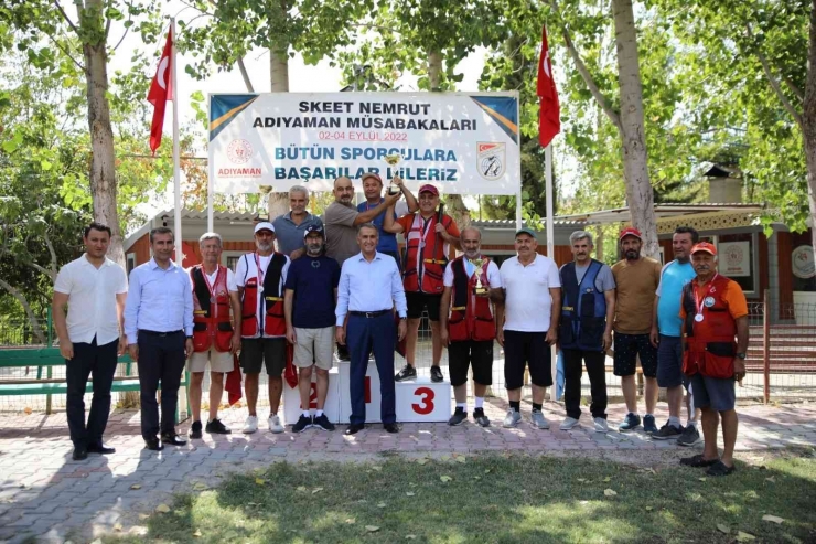 Atıcılık Nemrut Kupası Şampiyonları Kupa Ve Madalyalarını Aldı