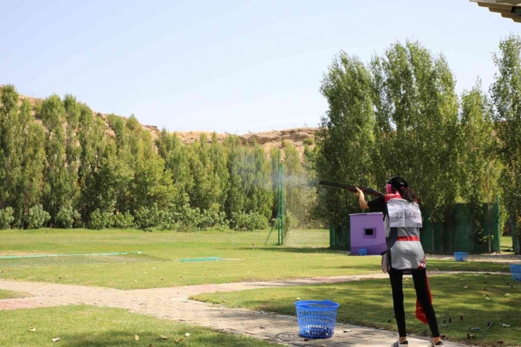 Atıcılık Nemrut Kupası Şampiyonları Kupa Ve Madalyalarını Aldı