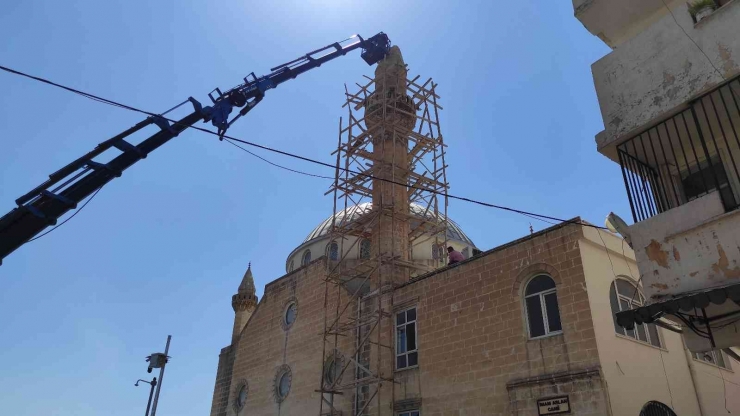 Şanlıurfa’da Tehlike Oluşturan Minare Onarılıyor