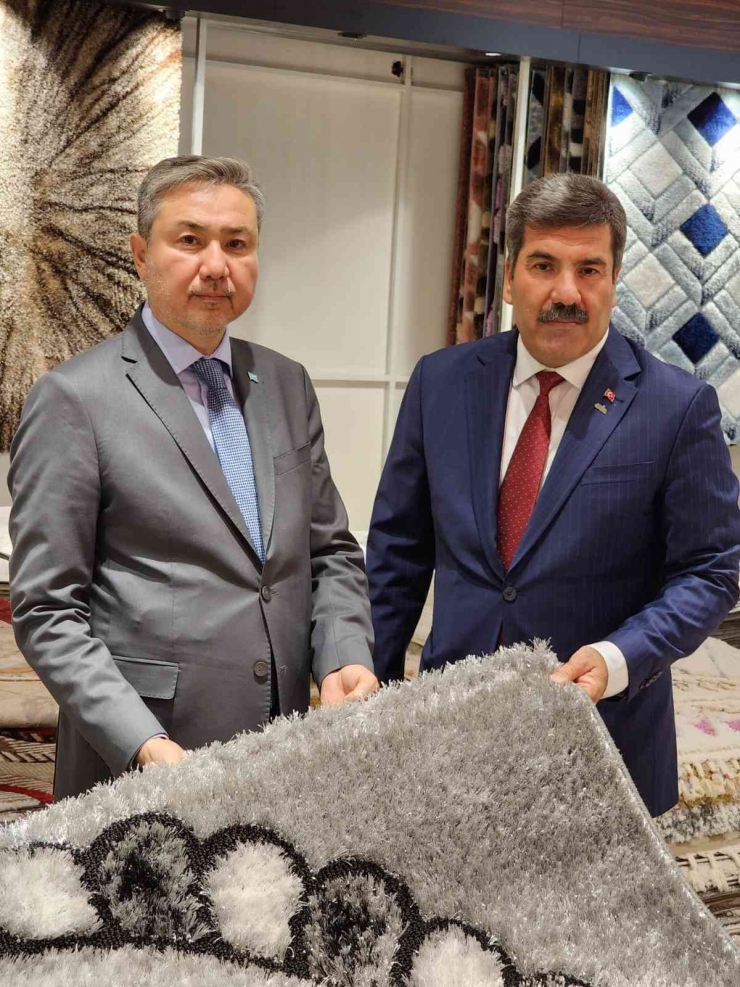 Kazakistan’a 43 Milyon 831 Bin Dolarlık Halı İhracatı