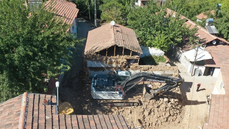 Yeşilyurt’ta Ocak Ve Eylül Ayları Arasında 47 Metruk Bina Yıkıldı