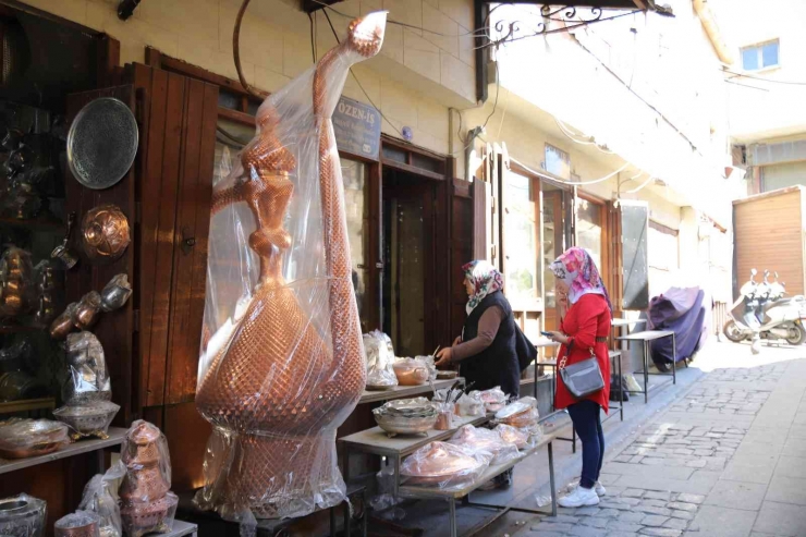 Ev Fiyatına Devasa Bakır İbrik