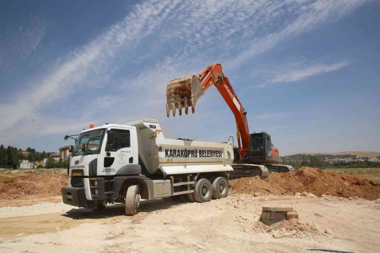 Karaköprü’de Yeni Yol Açma Mesaisi Sürüyor