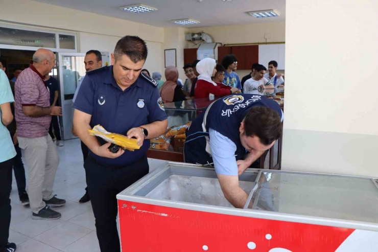 Okulun İlk Gününde Kantinlere Şok Denetim