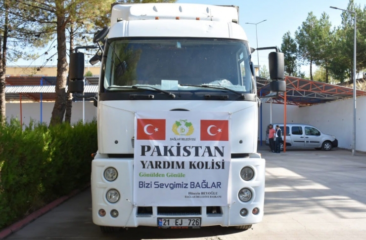 Bağlar Belediyesi’nden Pakistan’a Yardım Eli