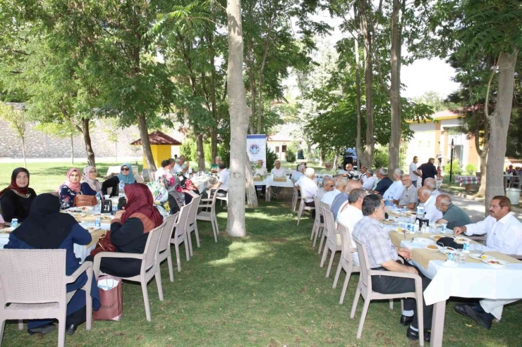 Başkan Güder, İmam Hatip Lisesi Mezunlarını Ağırladı