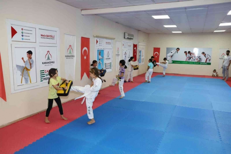 Karaköprü’de Spor Kursları Devam Ediyor