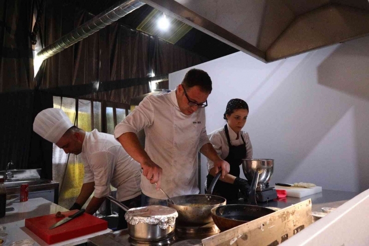 Gastroantep “local Chef Yarışması”nda Usta Şefler Gaziantep Yemekleri İle Kıyasıya Yarıştı