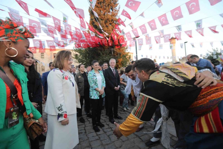 Gastroantep Festivali’nde Kortej Yürüyüşü