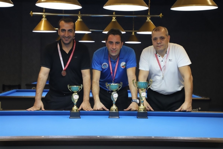 Yeni Bilardo Salonunda İlk Şampiyona