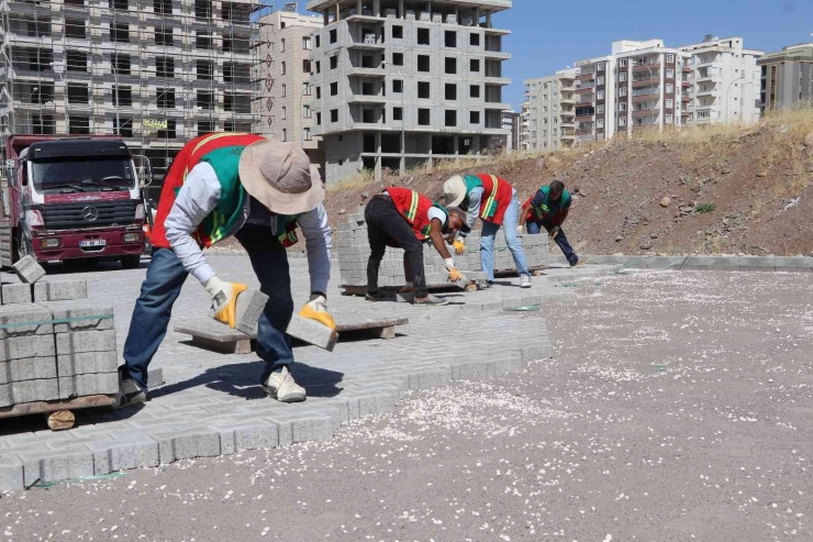 Karaköprü’de Üst Yapı Çalışmalarıyla Yollar Yenileniyor