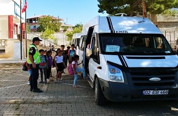 Okul Çevrelerinde 7 Bin Kişinin Kimliği Kontrol Edildi