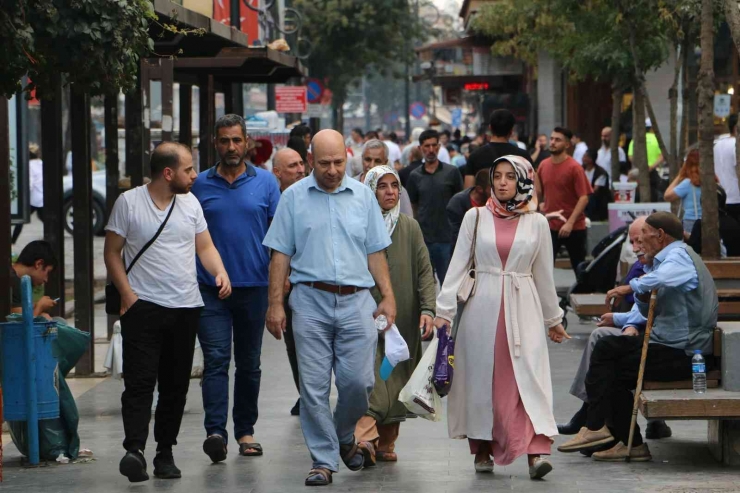 Tatil Dönüşü Cilt Lekeleri Ve Saç Dökülmelerine Dikkat