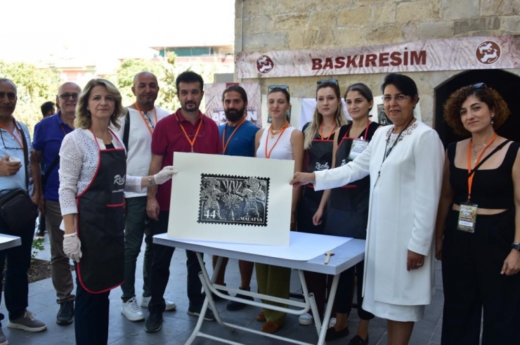 Vali Eşinden Baskı Resim Çalışması