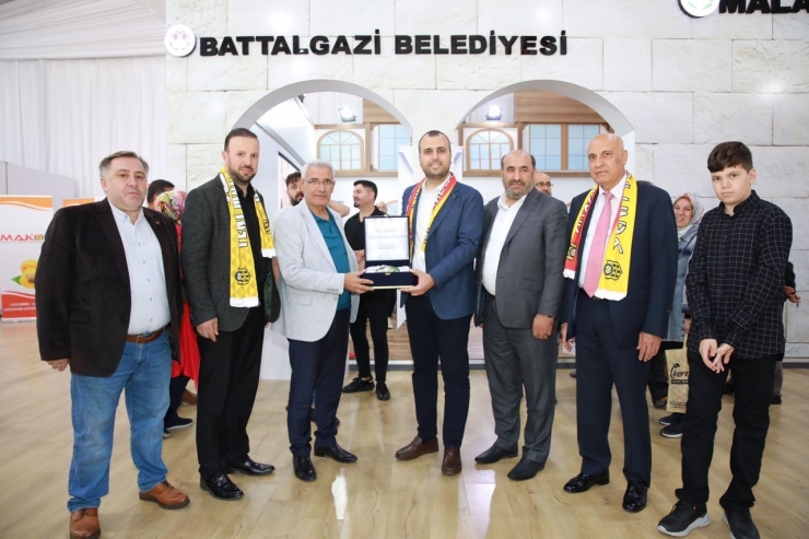 Battalgazi Belediyesi Standına Yoğun İlgi