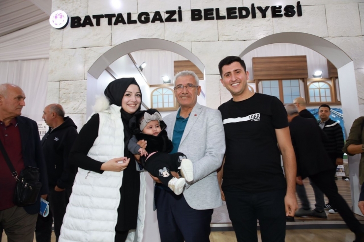 Battalgazi Belediyesi Standına Yoğun İlgi