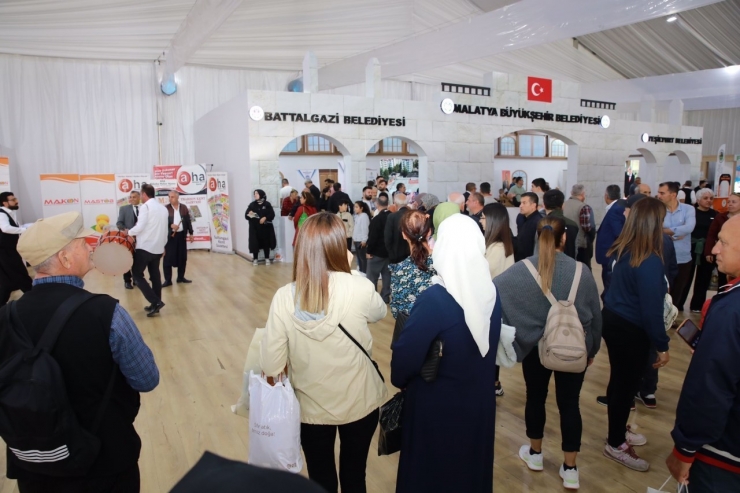 Battalgazi Belediyesi Standına Yoğun İlgi