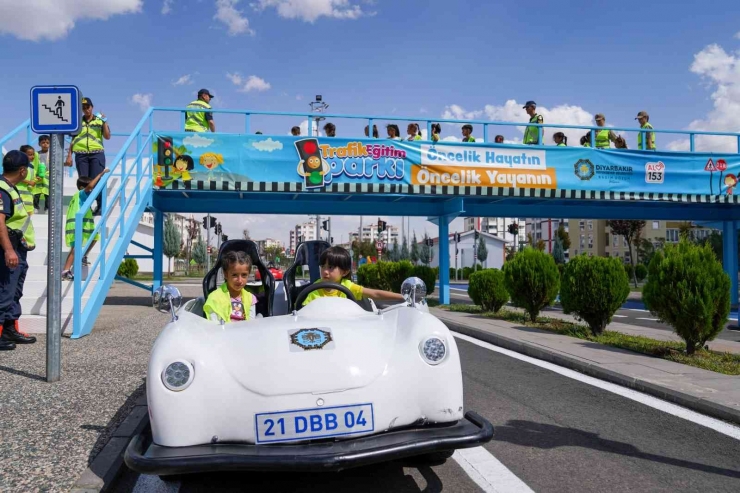 Diyarbakır’da 250 Öğrenciye Uygulamalı Trafik Eğitimi